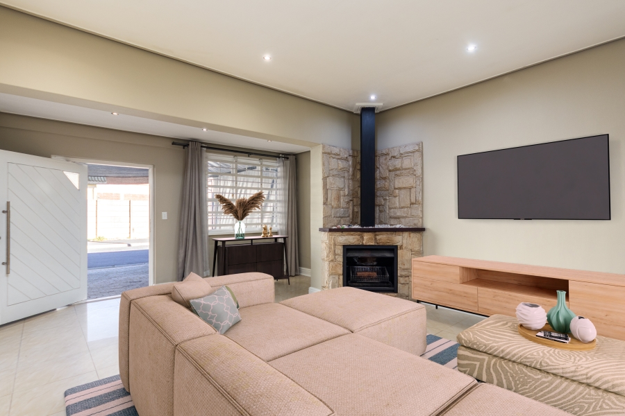2 Bedroom Property for Sale in Claremont Western Cape